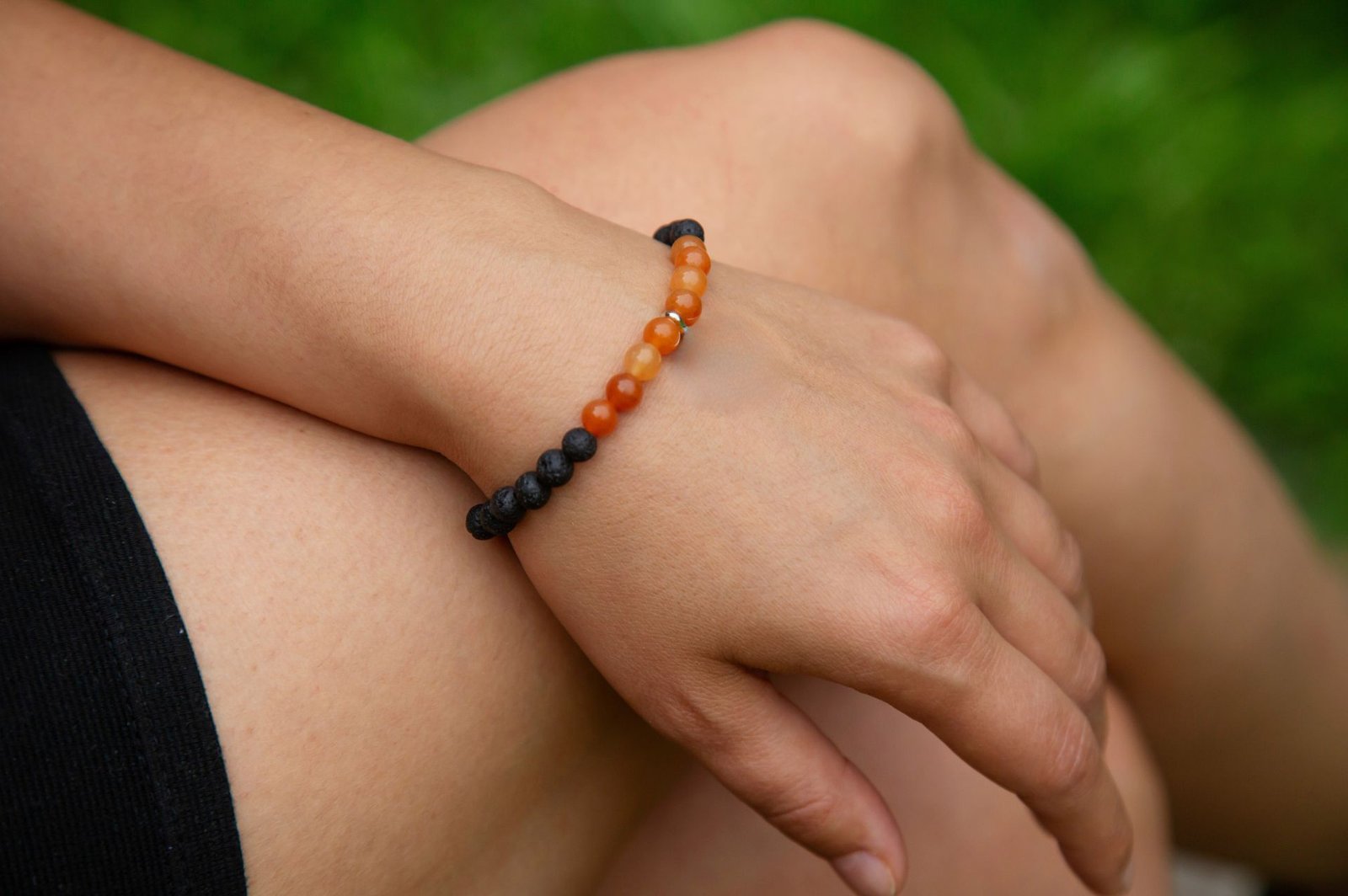 woman-crystal-beads-bracelets-astrovibrance